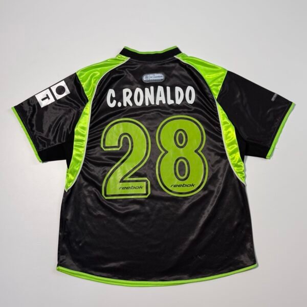 2001-02 Sporting Lisbon Away Jersey - Ronaldo 28 (M)